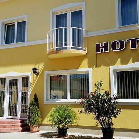 Hotel Sormester Szarvas Zewnętrze zdjęcie